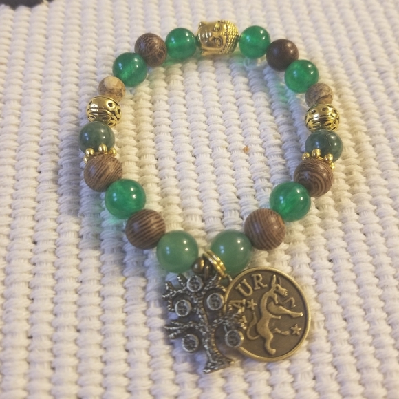 Taurus Unisex Beaded Stretch Bracelet - Picture 4 of 4